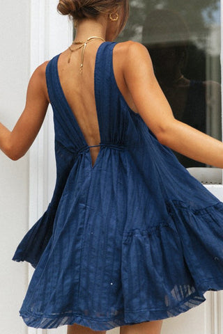 Voletter Chic Solid Deep V-neck Lace Up Sleeveless Slim Dress